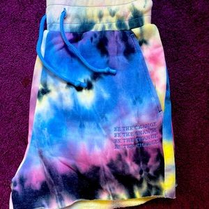 Size Medium: women’s sweatpants Balance Athletica Short